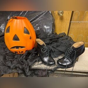 Nine West Witch Boot Size 6